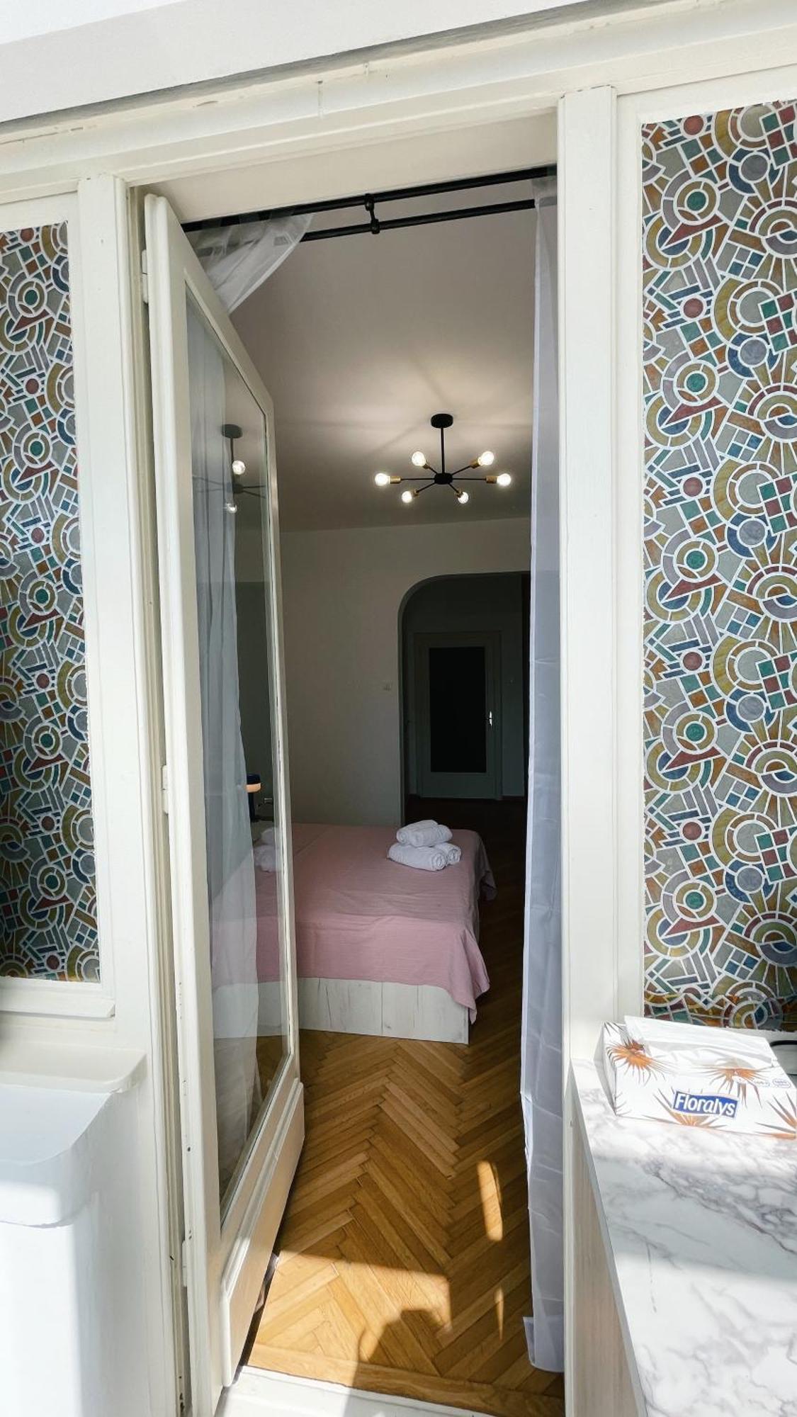 Pinkfluid - Charming Studio In Prime Location ブカレスト エクステリア 写真